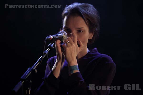 ANNA JARVINEN - 2010-12-01 - PARIS - La Maroquinerie - 